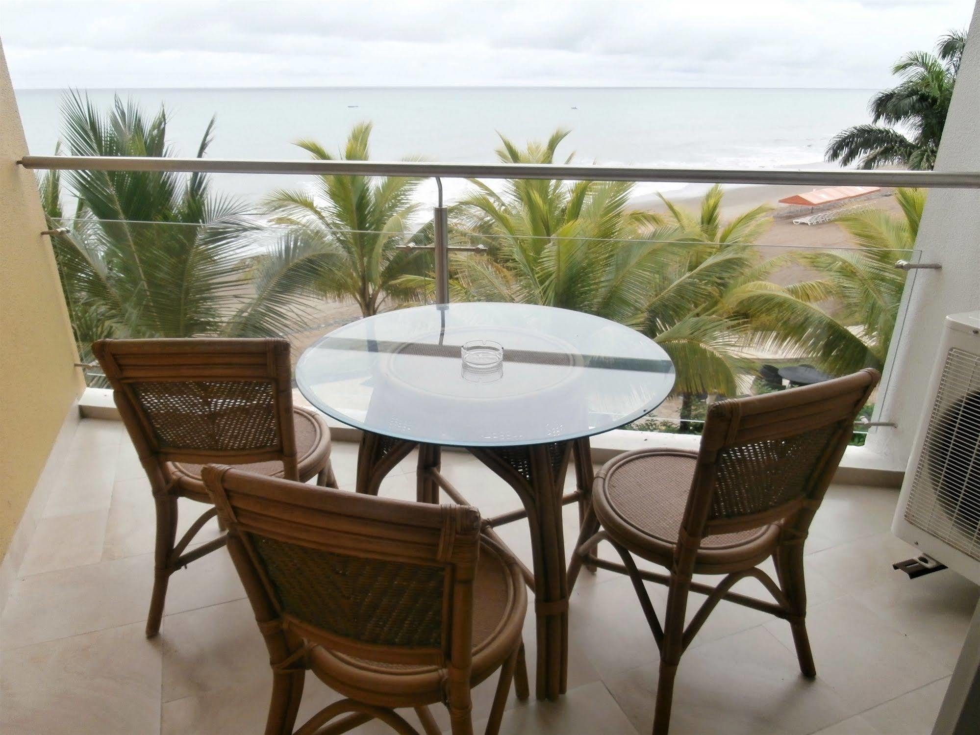 Hotel Makana Resort Tonsupa Exterior photo