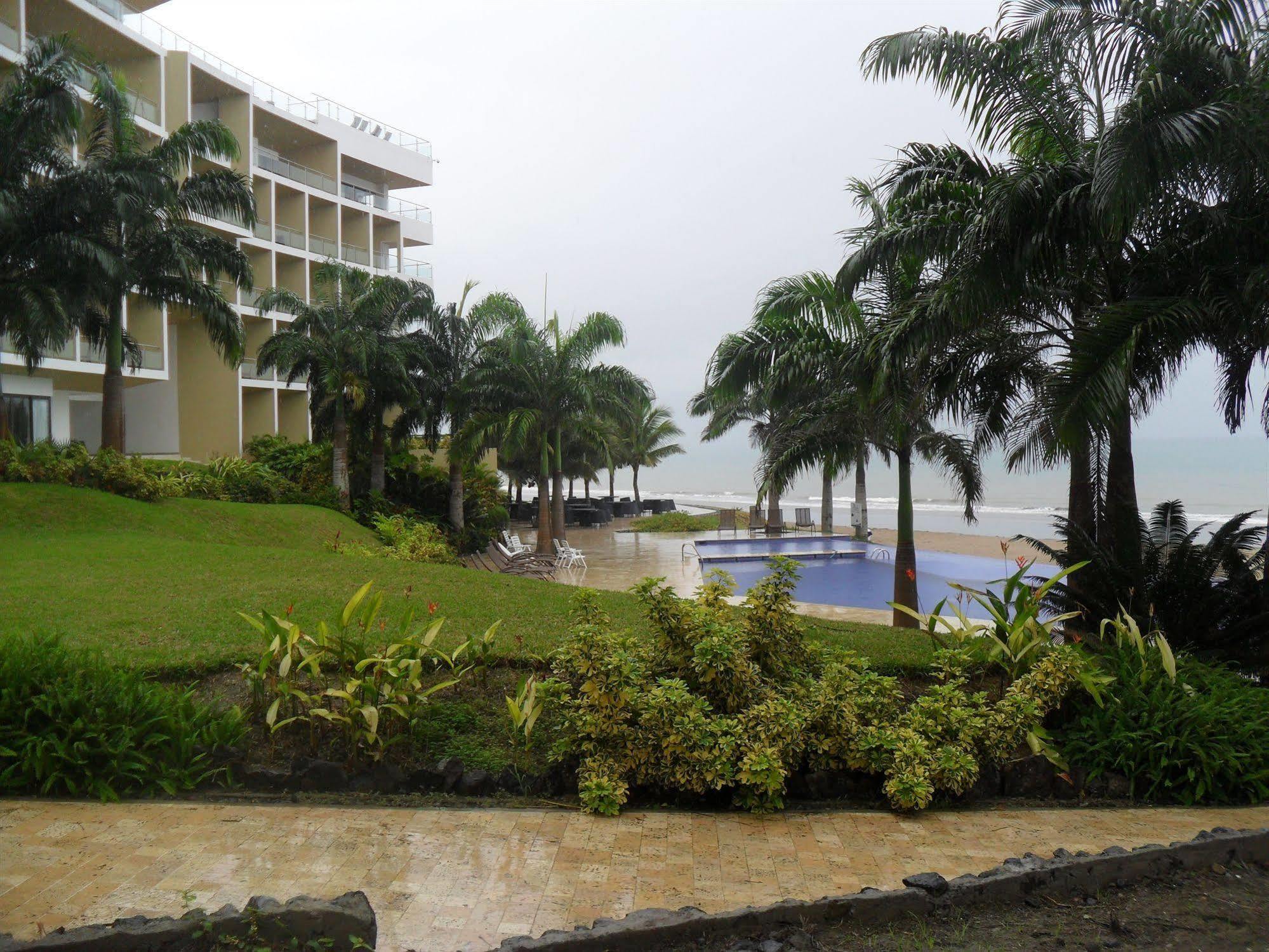 Hotel Makana Resort Tonsupa Exterior photo